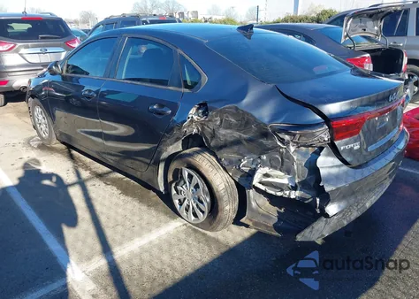 2022 Kia Forte Fe z USA, uszkodzony, nr VIN 3KPF24AD9NE446109